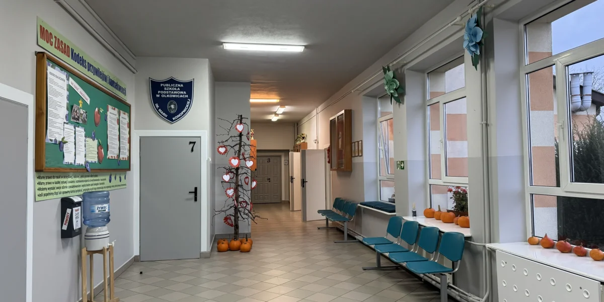 2. KORYTARZ NA PARTERZE (1)